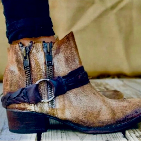 freebird Shoes - Freebird by Steven Clash Leather Ankle Boot Women's 9 Distressed Bootie Tan